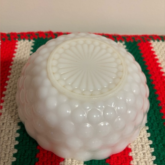 Vintage Milk Glass bowl - Picture 2 of 3